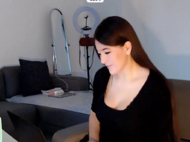 Live sex webcam photo for Lucky_V #272399198