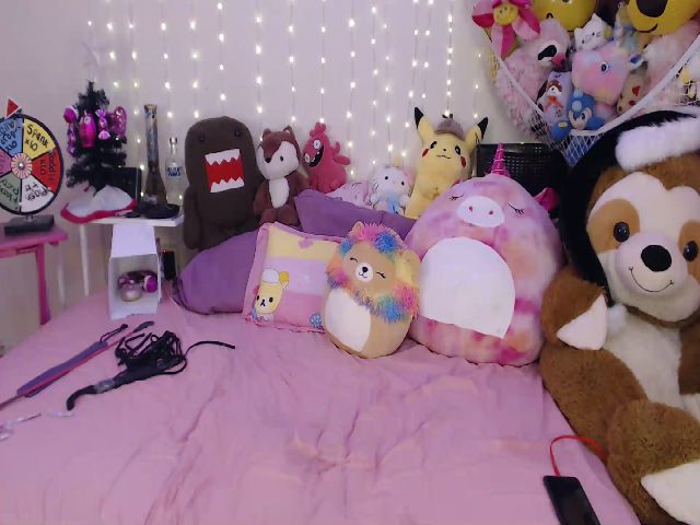 Live sex webcam photo for LucyLovesick #271692850