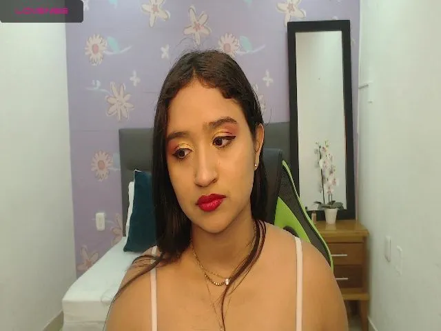 Live sex webcam photo for Lucy_mayer24 #272299998