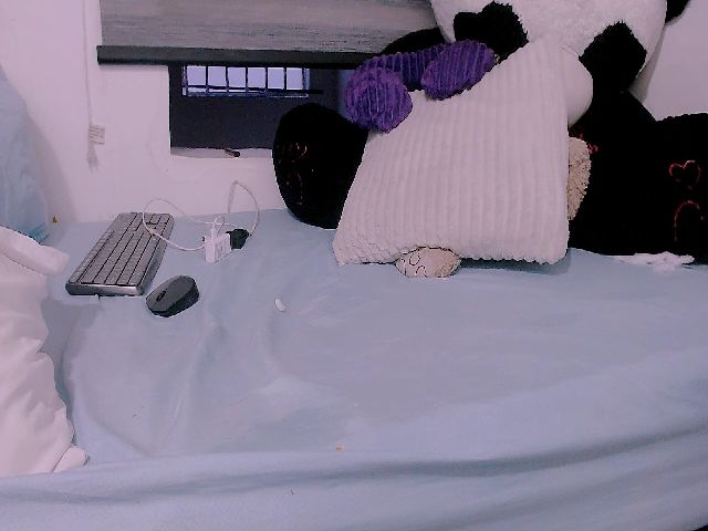 Live sex webcam photo for Lucy_park #271833629