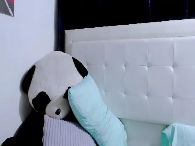 Live sex webcam photo for Lucy_park #271977740