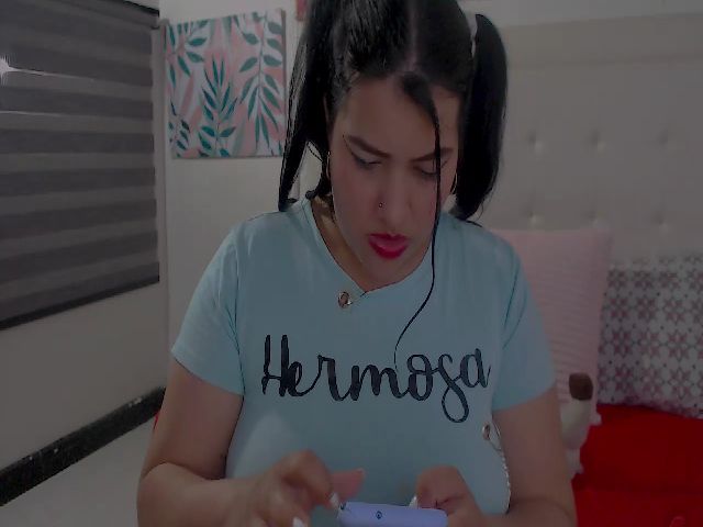 Live sex webcam photo for Lucy_park #272394757