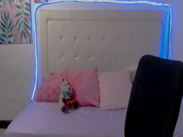 Live sex webcam photo for Lucy_park #272459054