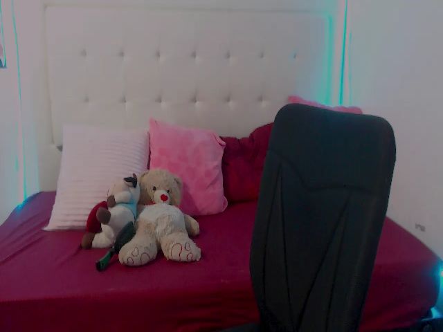 Live sex webcam photo for Lucy_park #272508099