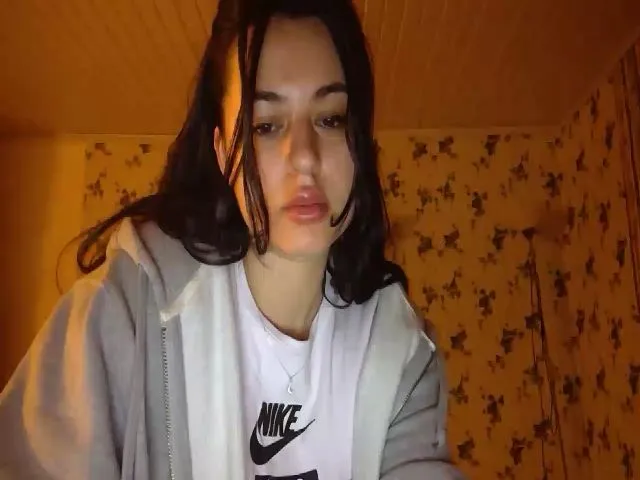 Live sex webcam photo for LuluDumy7 #272614122