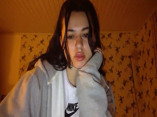 Live sex webcam photo for LuluDumy7 #272614165