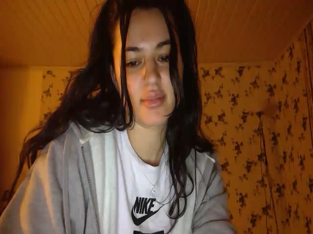 Live sex webcam photo for LuluDumy7 #272614510