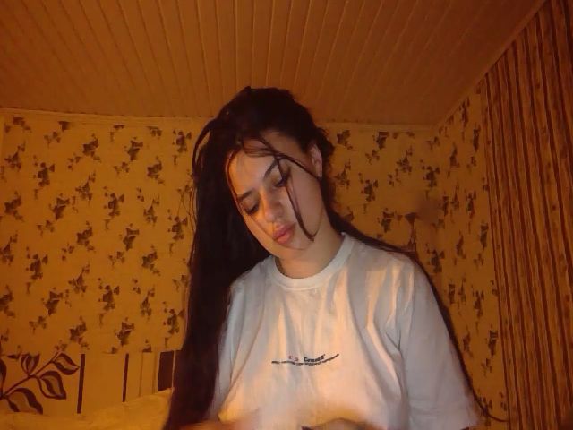 Live sex webcam photo for LuluDumy7 #272728012