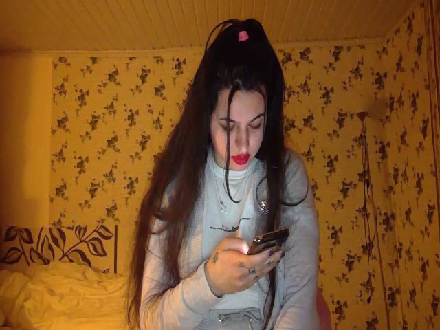 Live sex webcam photo for LuluDumy7 #272746926