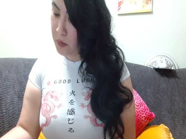 Live sex webcam photo for LuluLuvsU #273814195