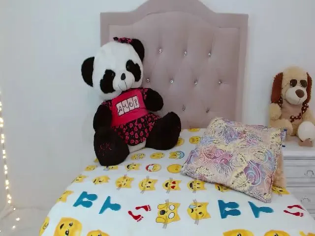 Live sex webcam photo for Lulu_girl #273907595