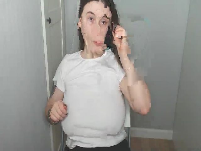 Live sex webcam photo for LulubiSo #272747301