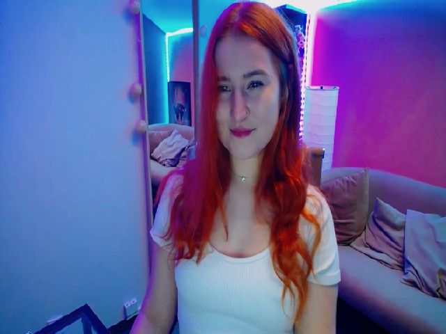 Live sex webcam photo for LunaFoxy #273198919
