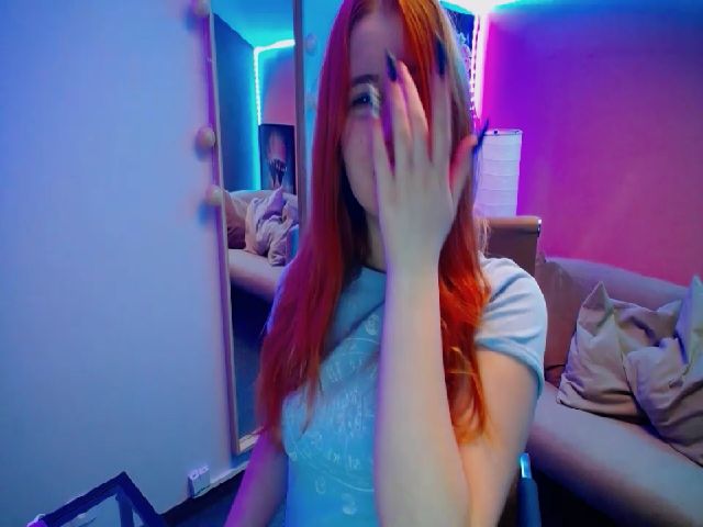 Live sex webcam photo for LunaFoxy #273281195