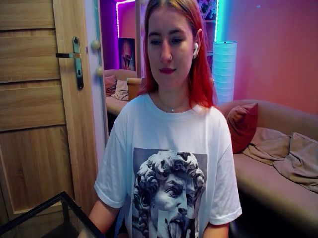 Live sex webcam photo for LunaFoxy #273686638