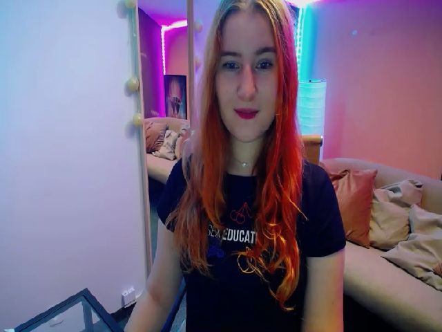 Live sex webcam photo for LunaFoxy #273762825