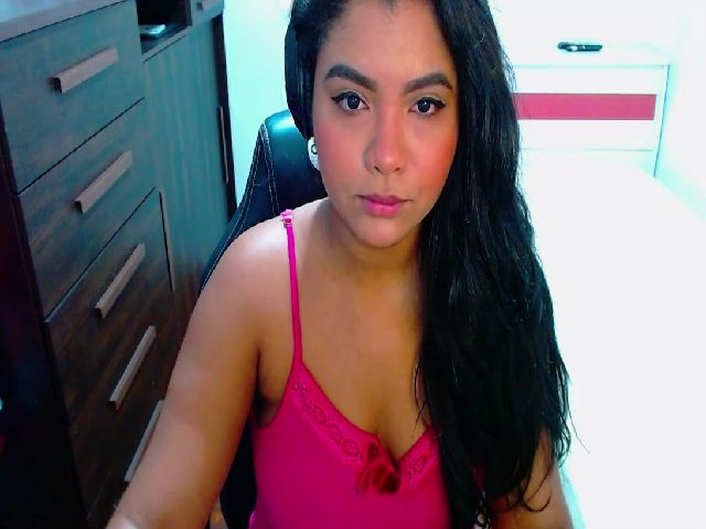 Live sex webcam photo for LunaScott #272879983