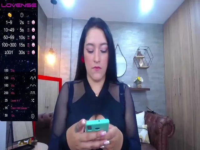 Live sex webcam photo for Luna_Throat #272322284