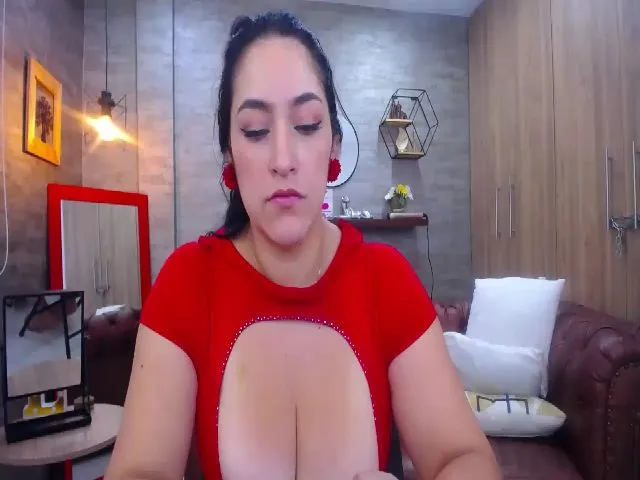 Live sex webcam photo for Luna_Throat #272447647