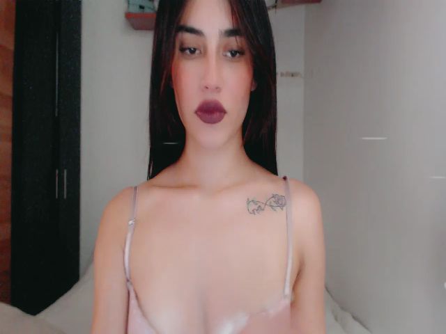 Live sex webcam photo for Luna_candyy #272073107