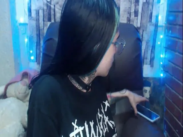 Live sex webcam photo for Luna_lunatic #272286219