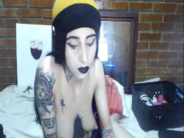 Live sex webcam photo for Luna_lunatic #273236393