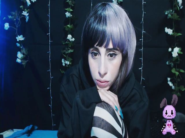 Live sex webcam photo for Luna_lunatic #274050707