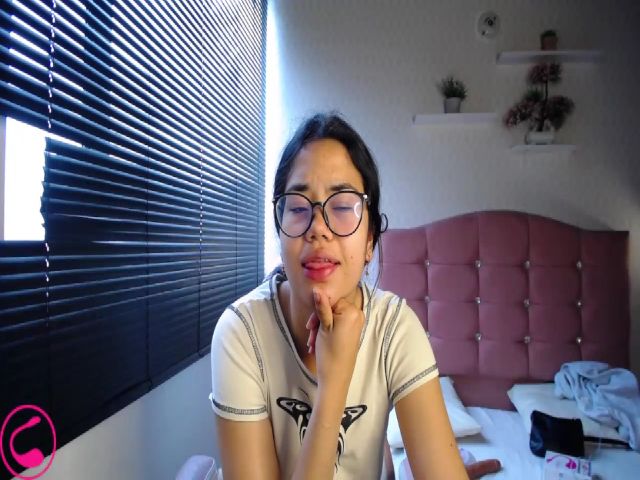 Live sex webcam photo for Luna_tey #273395690