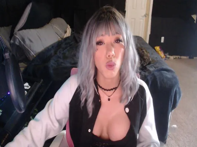 Live sex webcam photo for LunariGoddess #271973579