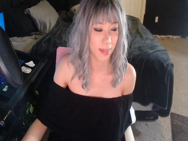 Live sex webcam photo for LunariGoddess #272484676