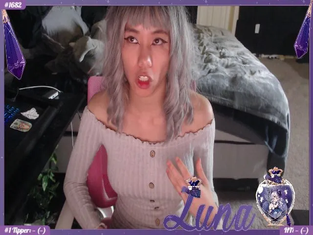 Live sex webcam photo for LunariGoddess #272773518