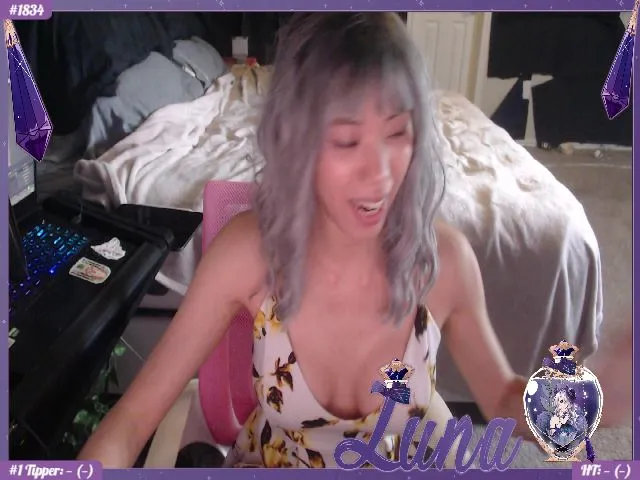 Live sex webcam photo for LunariGoddess #272902340