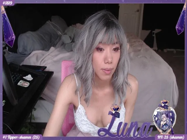 Live sex webcam photo for LunariGoddess #272911760