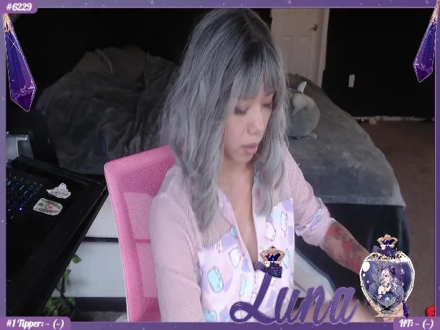 Live sex webcam photo for LunariGoddess #273111146