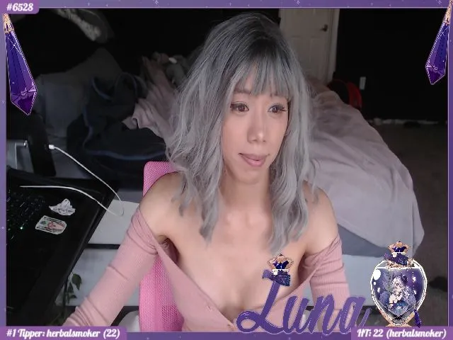 Live sex webcam photo for LunariGoddess #273131058