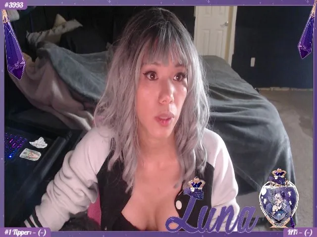 Live sex webcam photo for LunariGoddess #273207417