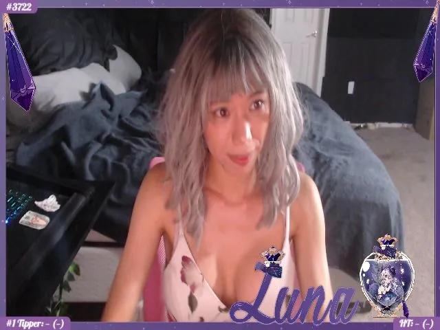 Live sex webcam photo for LunariGoddess #273334296