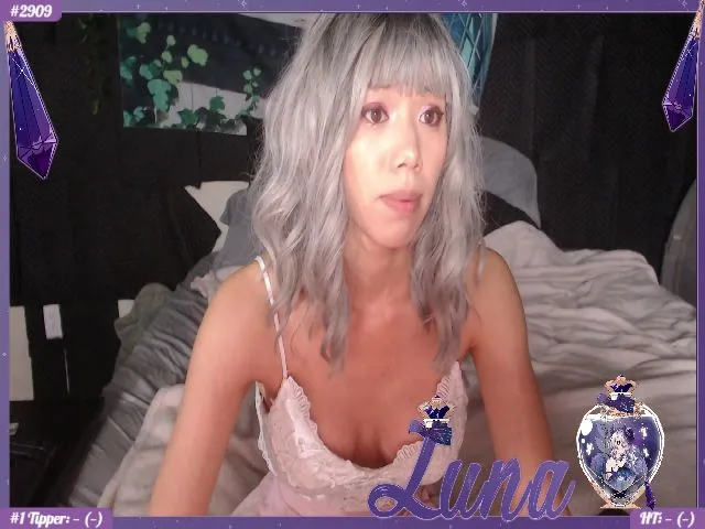 Live sex webcam photo for LunariGoddess #273488832