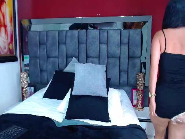 Live sex webcam photo for Lunnaa_6 #274019164