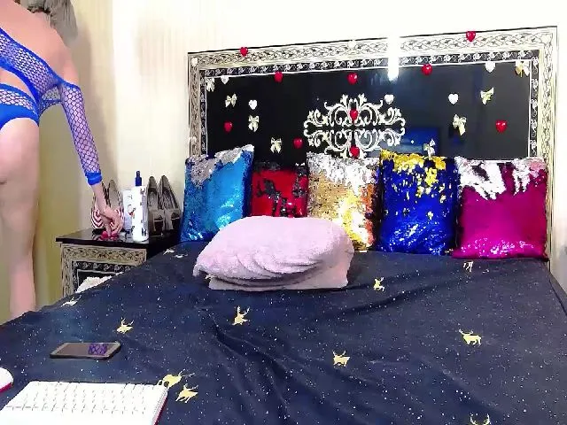 Live sex webcam photo for LyLeonor #272776085