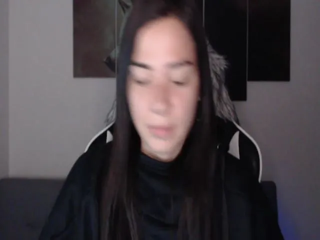 Live sex webcam photo for LycanGirl #271974710