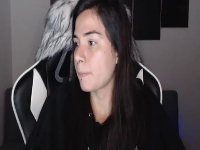 Live sex webcam photo for LycanGirl #272807951