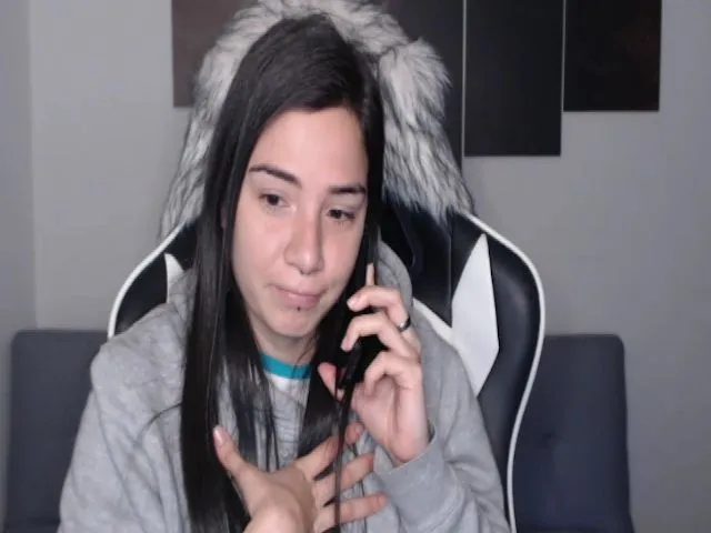 Live sex webcam photo for LycanGirl #272925849