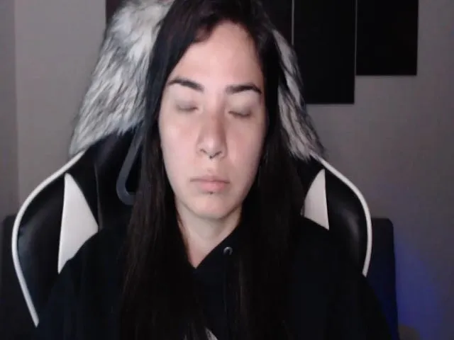 Live sex webcam photo for LycanGirl #273239905