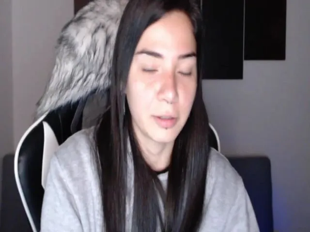 Live sex webcam photo for LycanGirl #273456306