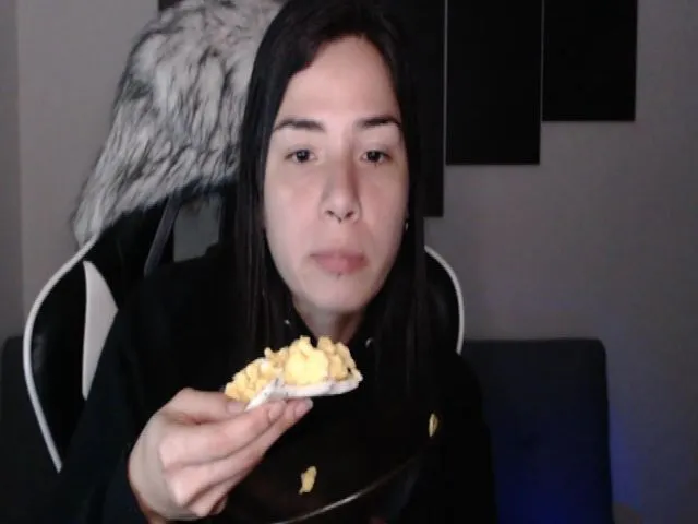 Live sex webcam photo for LycanGirl #273620059