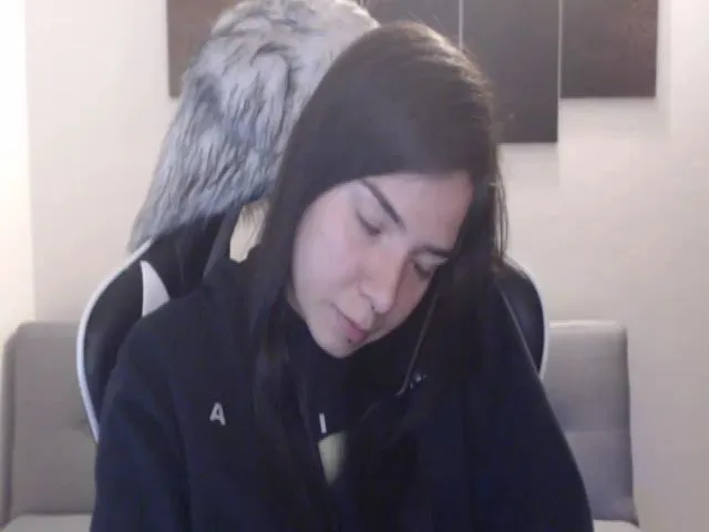 Live sex webcam photo for LycanGirl #274315662