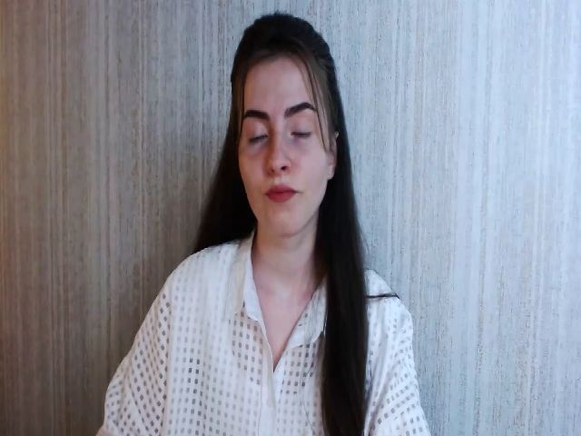 Live sex webcam photo for LycheePie #273684071