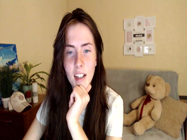 Live sex webcam photo for LycheePie #274095600