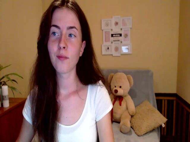 Live sex webcam photo for LycheePie #274126180